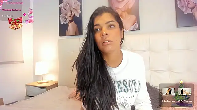 Sweetdreamses  online show from December 2024 03:26:01 PM