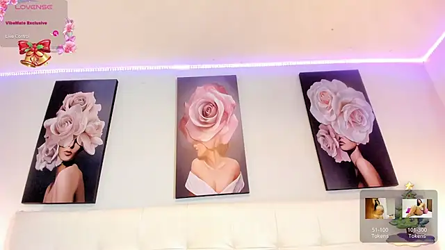 Sweetdreamses  online show from December 2024 03:24:02 PM