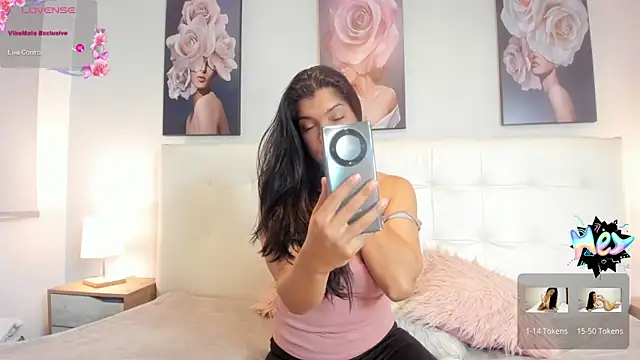 Sweetdreamses  online show from January 2025 12:26:01 PM