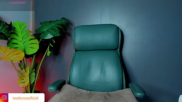 noah crux online show from June 2026 10:04:02 PM