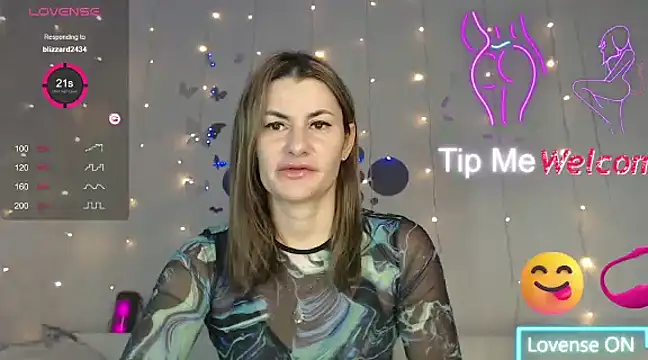 Snapshot of SuchAngel_ chatting on February 2025 02:04:01 AM SuchAngel online show from February 2025 02:04:01 AM