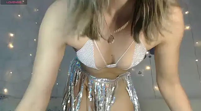 Snapshot of SuchAngel_ chatting on February 2025 01:48:02 AM SuchAngel online show from February 2025 01:48:02 AM