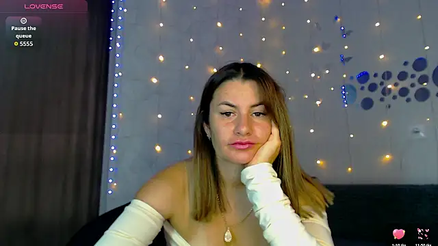 Snapshot of SuchAngel_ chatting on October 2025 02:59:01 AM SuchAngel online show from October 2025 02:59:01 AM