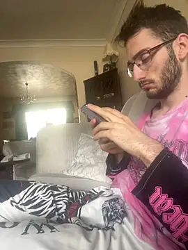 Snapshot of EE123458 chatting on September 2025 01:11:02 PM EE123458 online show from September 2025 01:11:02 PM