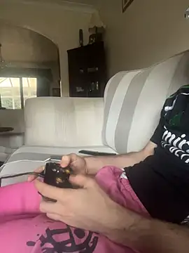 Snapshot of EE123458 chatting on November 2025 03:01:01 PM EE123458 online show from November 2025 03:01:01 PM