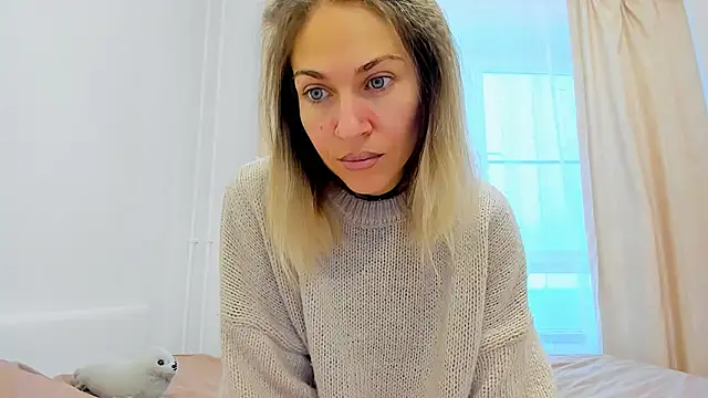 Mona Cruz online show from December 2024 06:22:02 AM