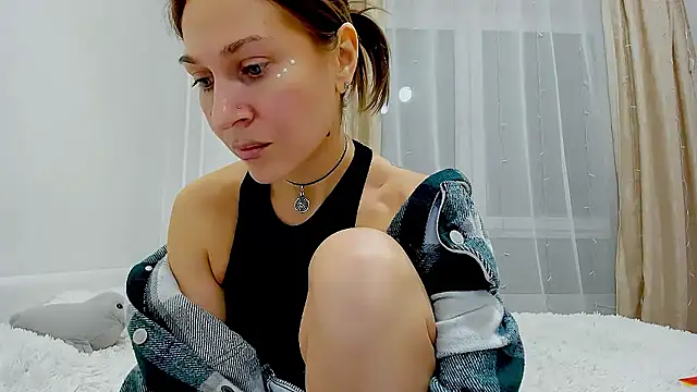 Mona Cruz online show from January 2026 05:26:02 PM