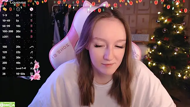 MoonlishSiren online show from December 2024 06:50:01 PM