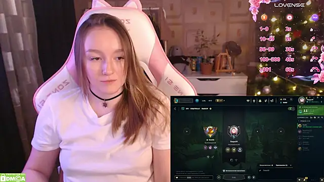 MoonlishSiren online show from January 2025 08:43:02 PM