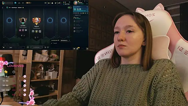 MoonlishSiren online show from November 2025 09:13:01 PM