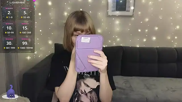 Snapshot of HermioneHHH chatting on December 2024 07:54:01 PM HermioneHHH online show from December 2024 07:54:01 PM