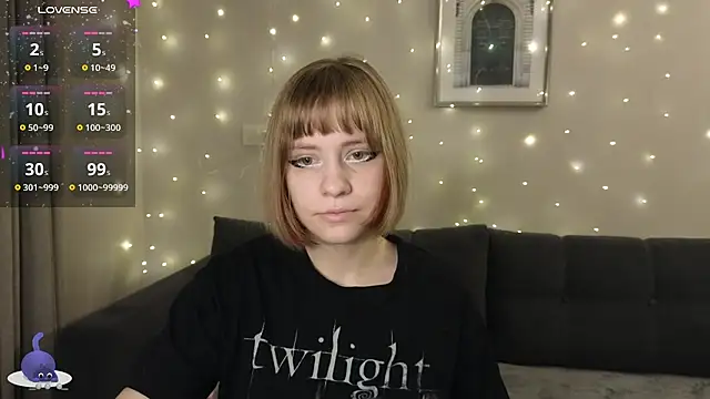 Snapshot of HermioneHHH chatting on December 2024 05:36:02 PM HermioneHHH online show from December 2024 05:36:02 PM