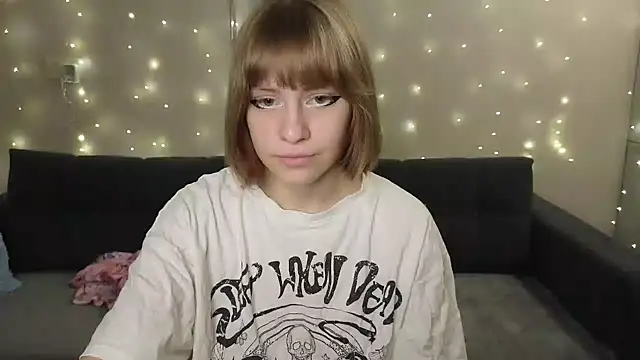 Snapshot of HermioneHHH chatting on December 2024 06:12:01 PM HermioneHHH online show from December 2024 06:12:01 PM