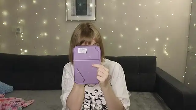 Snapshot of HermioneHHH chatting on December 2024 06:13:01 PM HermioneHHH online show from December 2024 06:13:01 PM