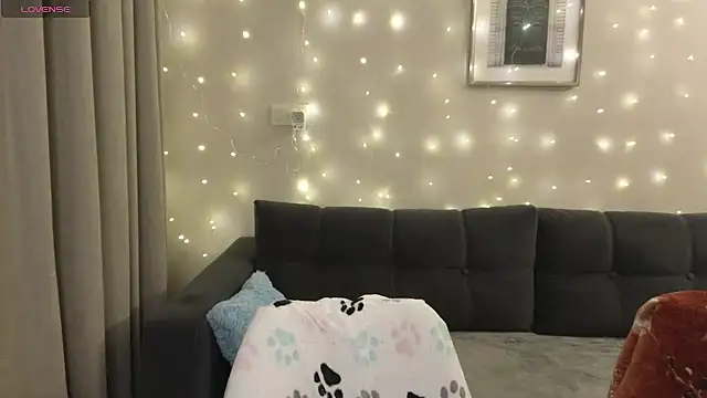 Snapshot of HermioneHHH chatting on December 2024 06:05:01 PM HermioneHHH online show from December 2024 06:05:01 PM