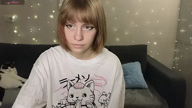 Snapshot of HermioneHHH chatting on December 2024 07:45:01 PM HermioneHHH online show from December 2024 07:45:01 PM