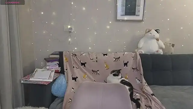 Snapshot of HermioneHHH chatting on January 2025 09:11:02 PM HermioneHHH online show from January 2025 09:11:02 PM