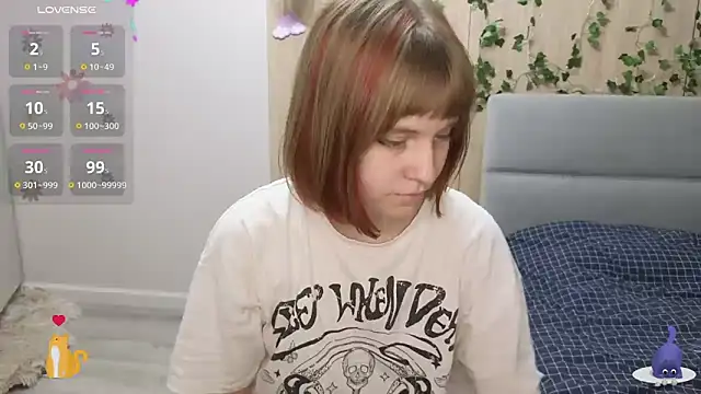 Snapshot of HermioneHHH chatting on February 2025 12:19:01 AM HermioneHHH online show from February 2025 12:19:01 AM