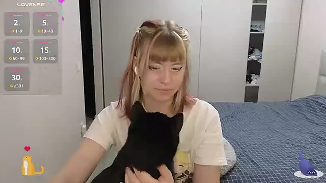 Snapshot of HermioneHHH chatting on October 2025 07:22:01 PM HermioneHHH online show from October 2025 07:22:01 PM