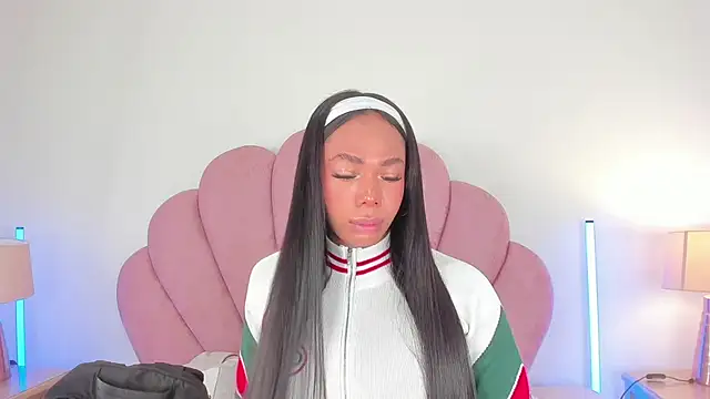 Nicole Paradise online show from March 2026 12:44:02 PM