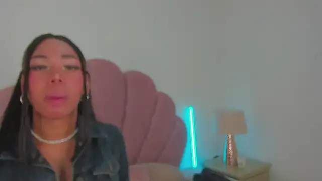 Nicole Paradise online show from April 2026 12:54:01 PM