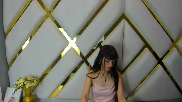 Aurora 18 online show from December 2024 05:40:01 PM