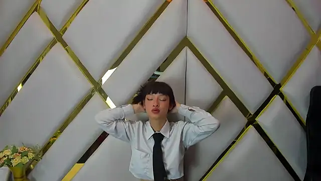 Aurora 18 online show from December 2024 05:40:02 PM