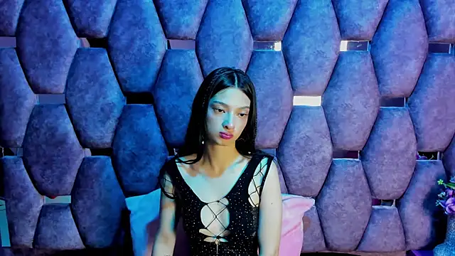 Aurora 18 online show from December 2025 02:59:02 PM