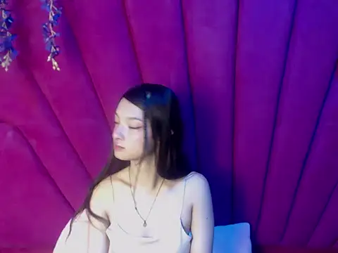 Aurora 18 online show from April 2026 02:34:01 PM