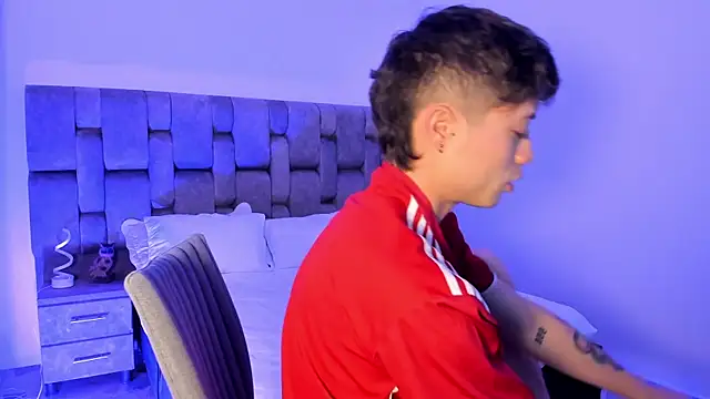 Snapshot of MarcusCollinss_ chatting on December 2024 12:06:01 PM MarcusCollinss online show from December 2024 12:06:01 PM