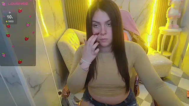 Snapshot of Paula_b_ chatting on September 2025 12:43:02 PM Paula b online show from September 2025 12:43:02 PM