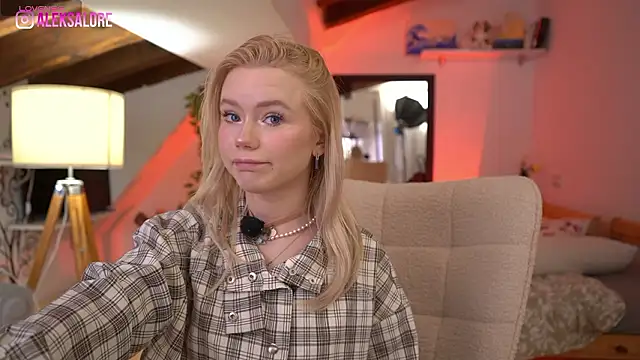 LexieLoree online show from February 2026 04:05:02 AM