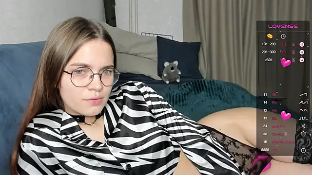 lina haall online show from December 2024 12:59:02 PM