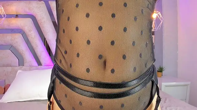 EmmilyCristal online show from November 2025 08:10:01 PM