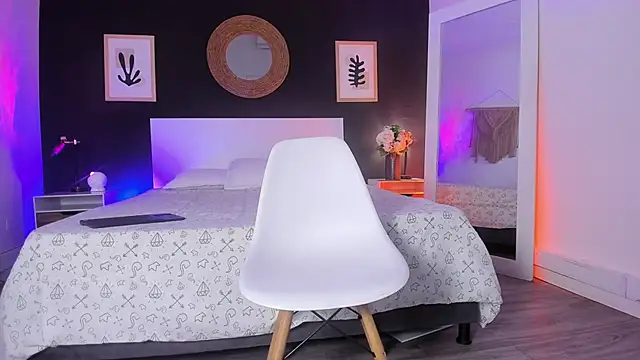 VioletPaket online show from November 2025 02:15:01 PM