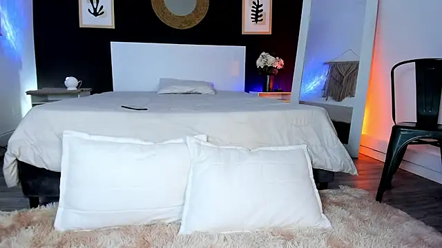 VioletPaket online show from January 2026 11:47:01 AM