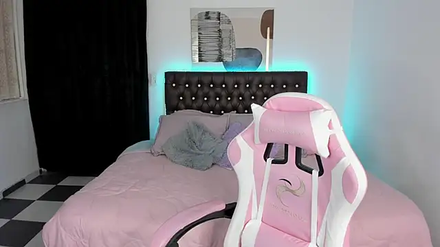 paula kawaiifu  online show from March 2025 01:40:02 PM