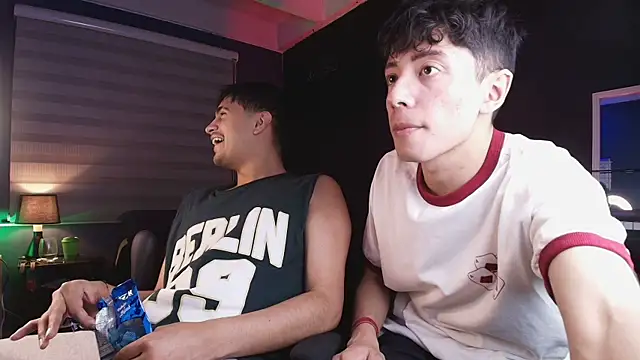 thiago rockwelll online show from April 2026 12:02:01 AM