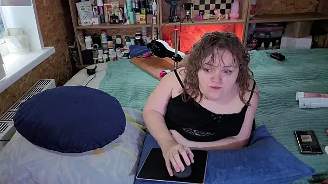 MiniNatalie online show from November 2025 05:28:02 AM