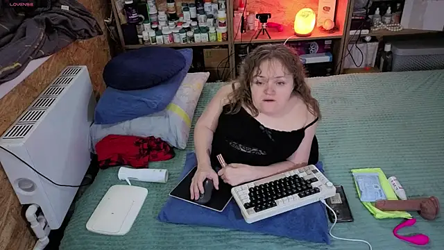 MiniNatalie online show from November 2025 05:51:02 AM