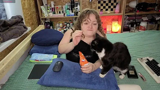 MiniNatalie online show from December 2025 04:18:02 AM