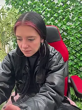 Snapshot of Isabella_21x chatting on January 2025 03:30:02 PM Isabella 21x online show from January 2025 03:30:02 PM