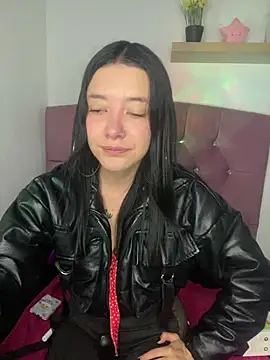 Snapshot of Isabella_21x chatting on February 2025 12:32:01 PM Isabella 21x online show from February 2025 12:32:01 PM