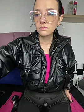 Snapshot of Isabella_21x chatting on March 2025 12:28:01 PM Isabella 21x online show from March 2025 12:28:01 PM