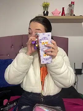 Snapshot of Isabella_21x chatting on March 2025 12:18:02 PM Isabella 21x online show from March 2025 12:18:02 PM