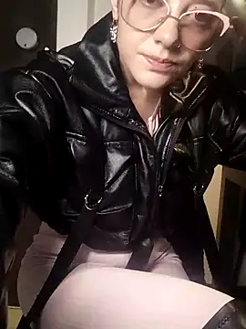 Snapshot of Isabella_21x chatting on March 2025 12:34:02 PM Isabella 21x online show from March 2025 12:34:02 PM