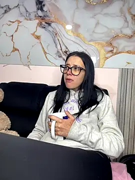 Snapshot of Isabella_21x chatting on November 2025 12:38:01 PM Isabella 21x online show from November 2025 12:38:01 PM