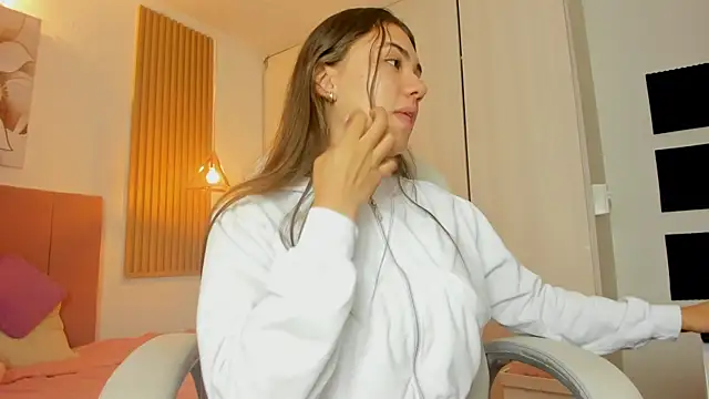 mia nevaeh online show from January 2025 09:03:01 PM