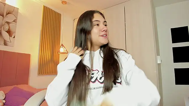 mia nevaeh online show from February 2025 09:04:01 PM