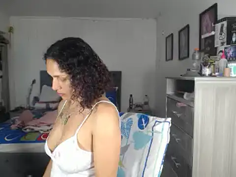 Corina hot online show from December 2024 07:50:01 AM